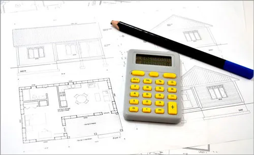 Progetto casa con planimetrie, matita e calcolatrice:Zambelli Proposte d’Arredo offre assistenza per usufruire del Bonus